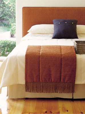 Queen Anne Diamond Buttoned Bedhead